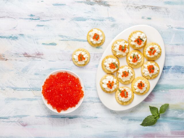 Украшаем праздничный стол лучшими видами икры!